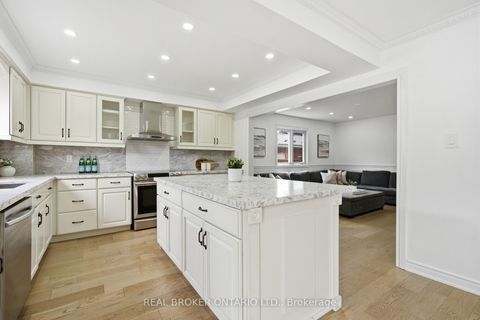 Photo 11 at 94 Roxana Avenue, West Woodbridge, Vaughan
