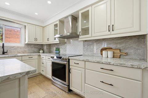 Photo 14 at 94 Roxana Avenue, West Woodbridge, Vaughan