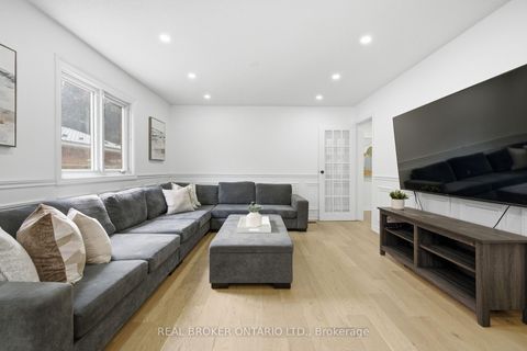 Photo 16 at 94 Roxana Avenue, West Woodbridge, Vaughan