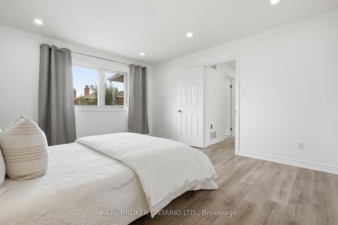 Photo 28 at 94 Roxana Avenue, West Woodbridge, Vaughan
