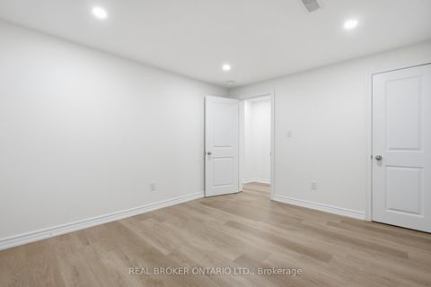 Photo 40 at 94 Roxana Avenue, West Woodbridge, Vaughan