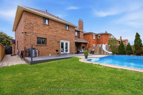 Photo 48 at 94 Roxana Avenue, West Woodbridge, Vaughan
