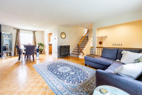 Photo 4 at 20 Sanderson Crescent, North Richvale, Richmond Hill