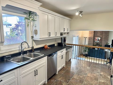 Photo 9 at 20 Sanderson Crescent, North Richvale, Richmond Hill