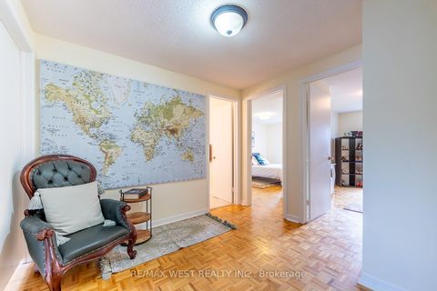 Photo 14 at 20 Sanderson Crescent, North Richvale, Richmond Hill