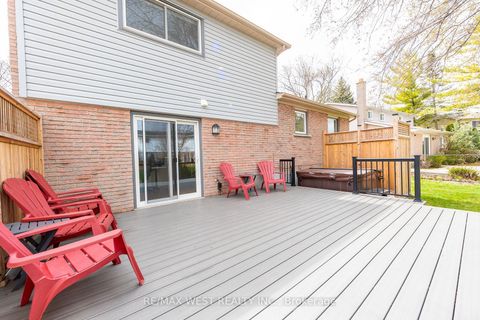 Photo 25 at 20 Sanderson Crescent, North Richvale, Richmond Hill
