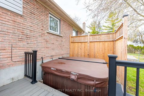 Photo 26 at 20 Sanderson Crescent, North Richvale, Richmond Hill