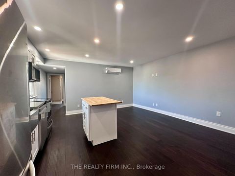 Photo 6 at 6 Lapp Street, Smythe, Toronto