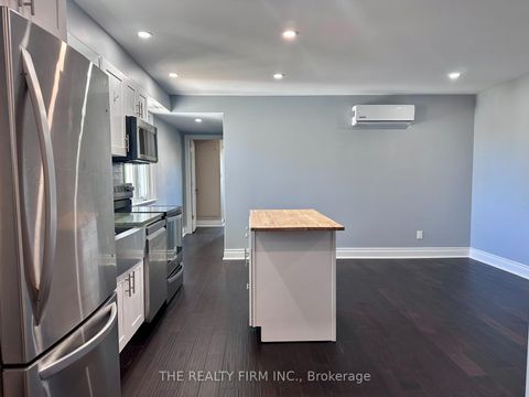 Photo 9 at 6 Lapp Street, Smythe, Toronto
