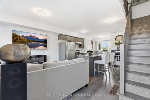Photo 12 at 51 Fairlane Avenue, Painswick South, Barrie