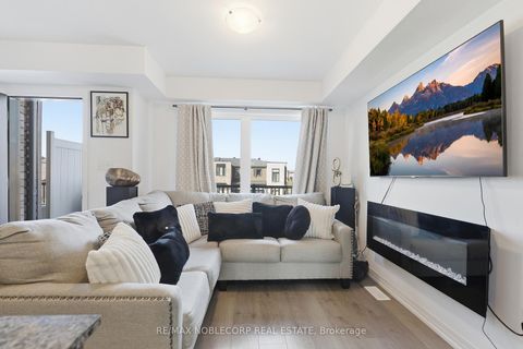 Photo 13 at 51 Fairlane Avenue, Painswick South, Barrie