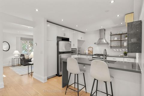 Photo 4 at 555 Castlefield Avenue, Forest Hill North, Toronto