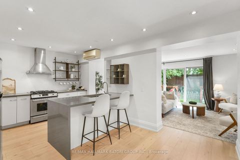 Photo 10 at 555 Castlefield Avenue, Forest Hill North, Toronto