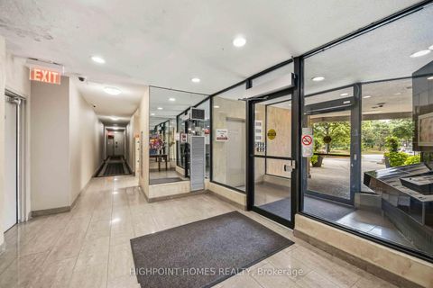 Photo 3 at 109 - 10 Martha Eaton Way, Amesbury, Toronto