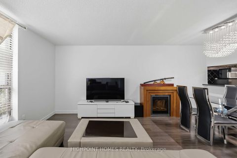 Photo 11 at 109 - 10 Martha Eaton Way, Amesbury, Toronto