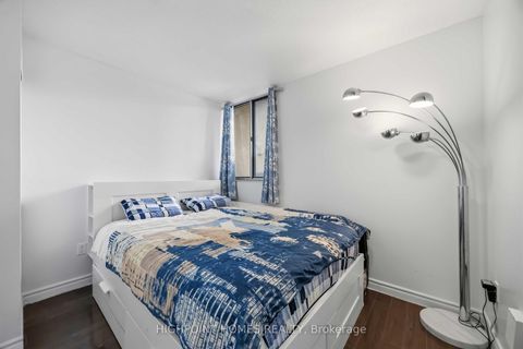 Photo 23 at 109 - 10 Martha Eaton Way, Amesbury, Toronto