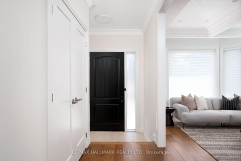 Photo 2 at 136 Glenwood Crescent, Parkview, Toronto