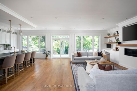 Photo 7 at 136 Glenwood Crescent, Parkview, Toronto