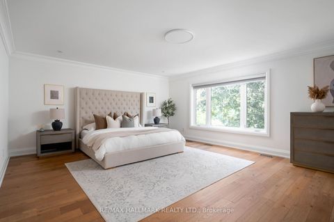 Photo 20 at 136 Glenwood Crescent, Parkview, Toronto