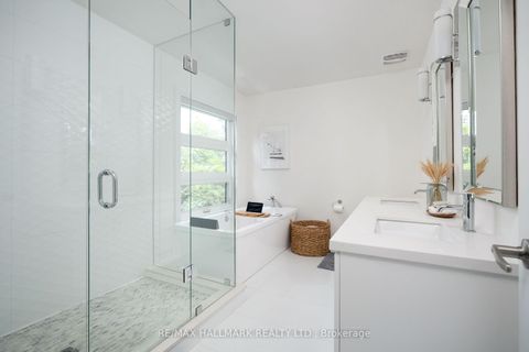 Photo 22 at 136 Glenwood Crescent, Parkview, Toronto