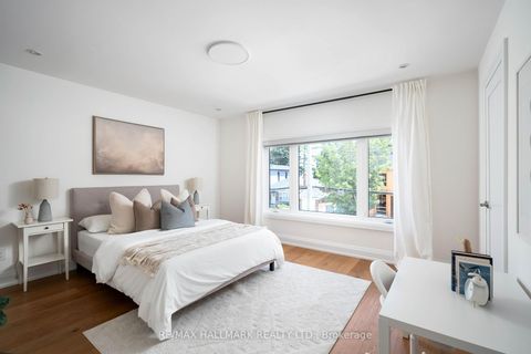 Photo 25 at 136 Glenwood Crescent, Parkview, Toronto
