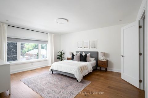 Photo 29 at 136 Glenwood Crescent, Parkview, Toronto
