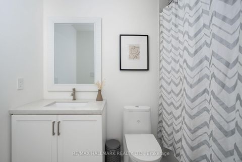 Photo 34 at 136 Glenwood Crescent, Parkview, Toronto