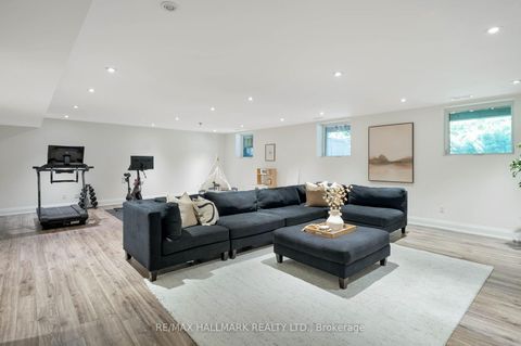 Photo 35 at 136 Glenwood Crescent, Parkview, Toronto