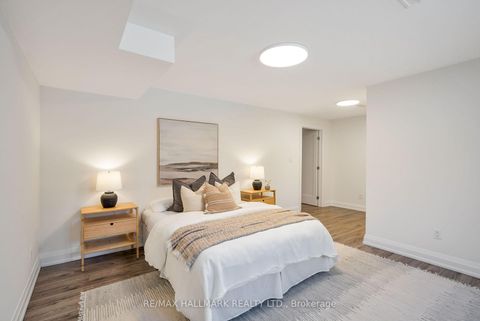 Photo 38 at 136 Glenwood Crescent, Parkview, Toronto