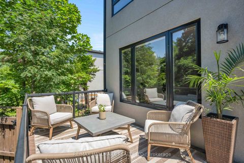 Photo 42 at 136 Glenwood Crescent, Parkview, Toronto
