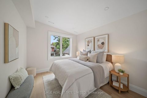 Photo 26 at 116 Lee Avenue, The Beaches, Toronto