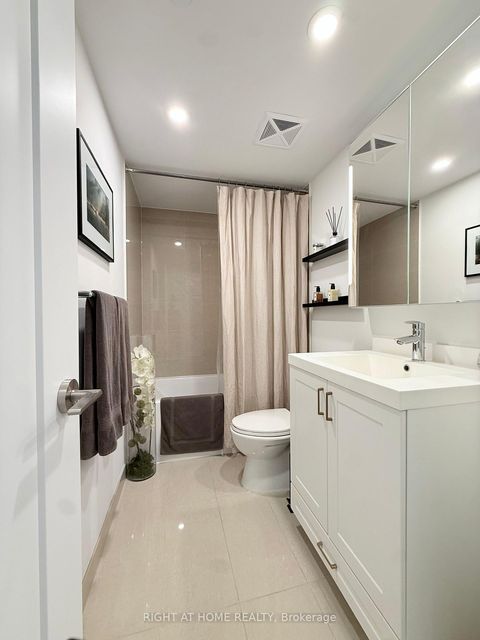 Photo 10 at 1509 - 18 Graydon Hall Drive, Donalda, Toronto