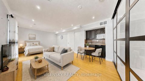 Photo 19 at 19 - 14 Poplar Crescent, Aurora Highlands, Aurora