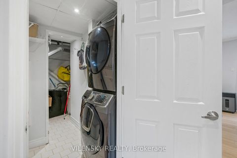 Photo 21 at 19 - 14 Poplar Crescent, Aurora Highlands, Aurora