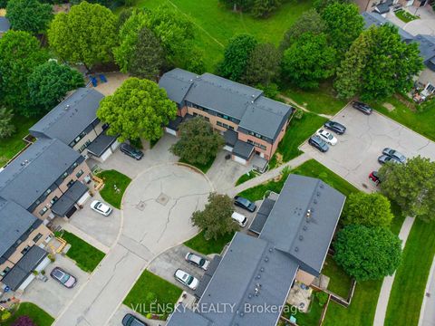 Photo 27 at 19 - 14 Poplar Crescent, Aurora Highlands, Aurora