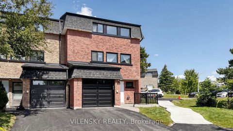 Photo 30 at 19 - 14 Poplar Crescent, Aurora Highlands, Aurora