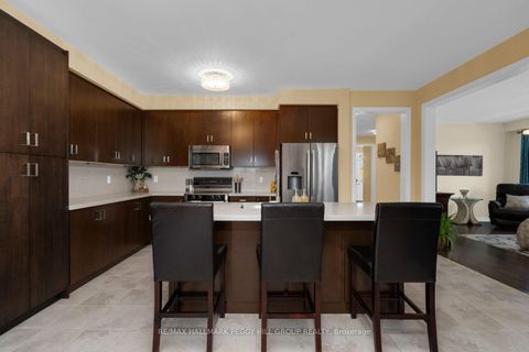 Photo 3 at 267 Kozlov Street, West Bayfield, Barrie