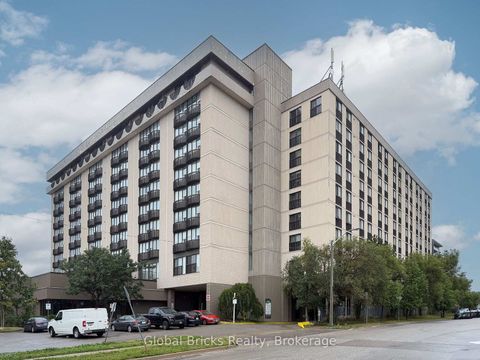 Photo 1 at 901 - 2737 Keele Street, CFB, Toronto
