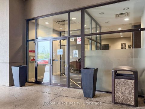 Photo 3 at 901 - 2737 Keele Street, CFB, Toronto
