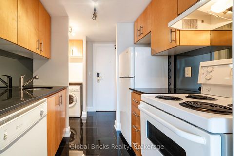 Photo 7 at 901 - 2737 Keele Street, CFB, Toronto