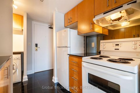 Photo 8 at 901 - 2737 Keele Street, CFB, Toronto