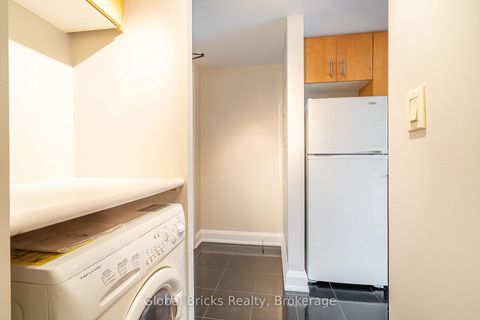 Photo 11 at 901 - 2737 Keele Street, CFB, Toronto