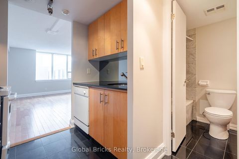 Photo 13 at 901 - 2737 Keele Street, CFB, Toronto