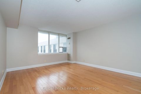 Photo 15 at 901 - 2737 Keele Street, CFB, Toronto