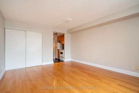 Photo 18 at 901 - 2737 Keele Street, CFB, Toronto
