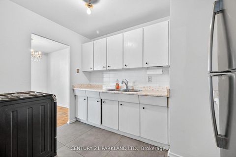 Photo 10 at 202 - 2961 Dufferin Street, Glen Park, Toronto