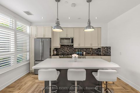Photo 9 at 113 - 701 Sheppard Avenue W, Clanton Park, Toronto