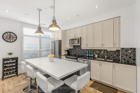 Photo 11 at 113 - 701 Sheppard Avenue W, Clanton Park, Toronto