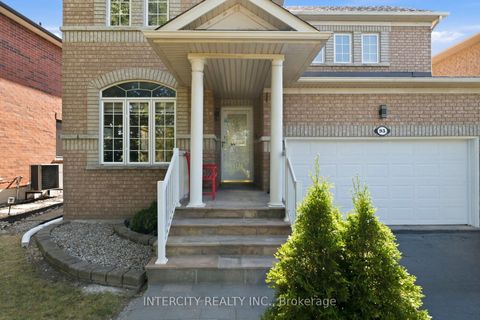 Photo 2 at 93 Chalone Crescent, Sonoma Heights, Vaughan