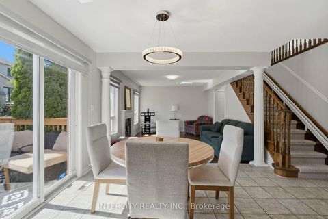 Photo 15 at 93 Chalone Crescent, Sonoma Heights, Vaughan